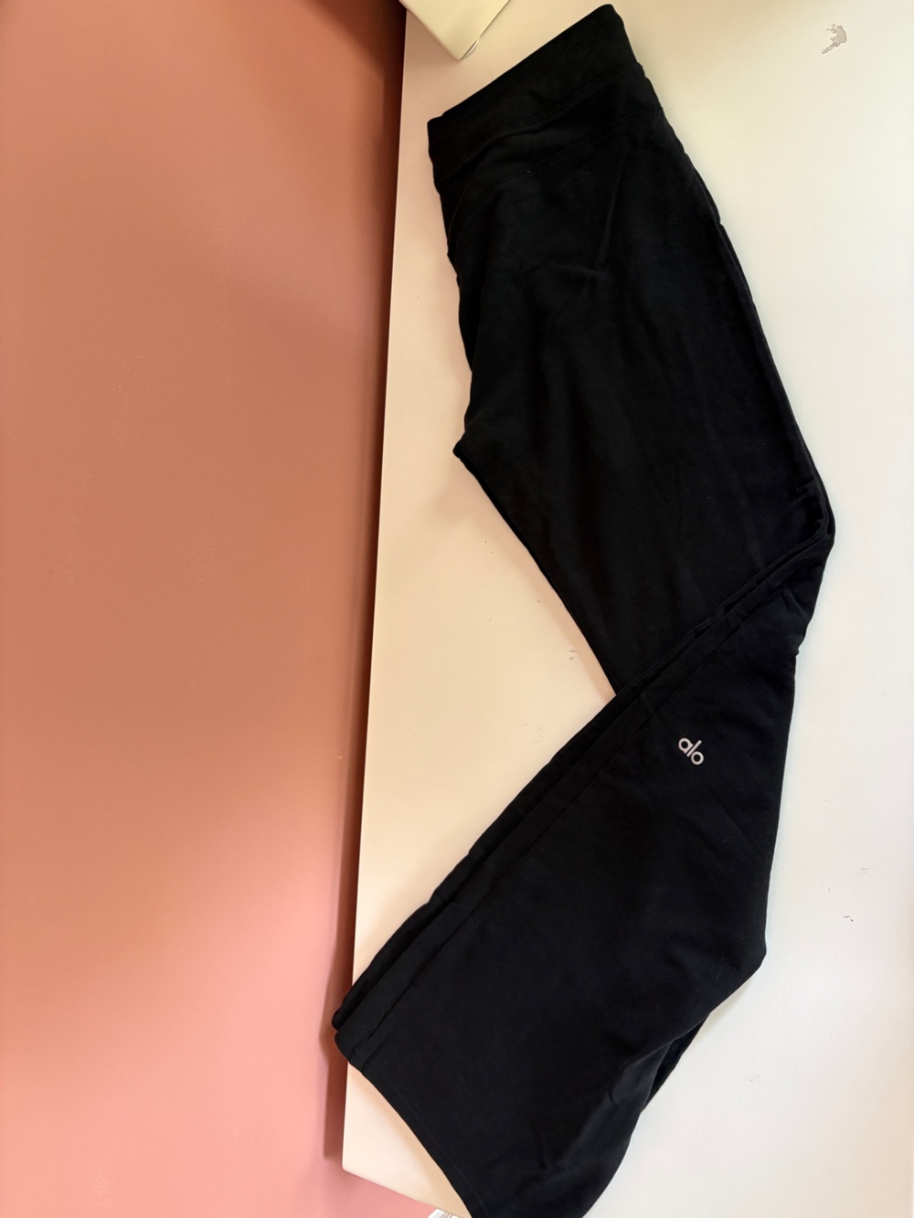 ALO Yoga Black High-Rise Leggings with Subtle Logo